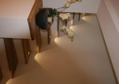 Schlafzimmer im Chalet Arosa mit Altholzverkleidung
